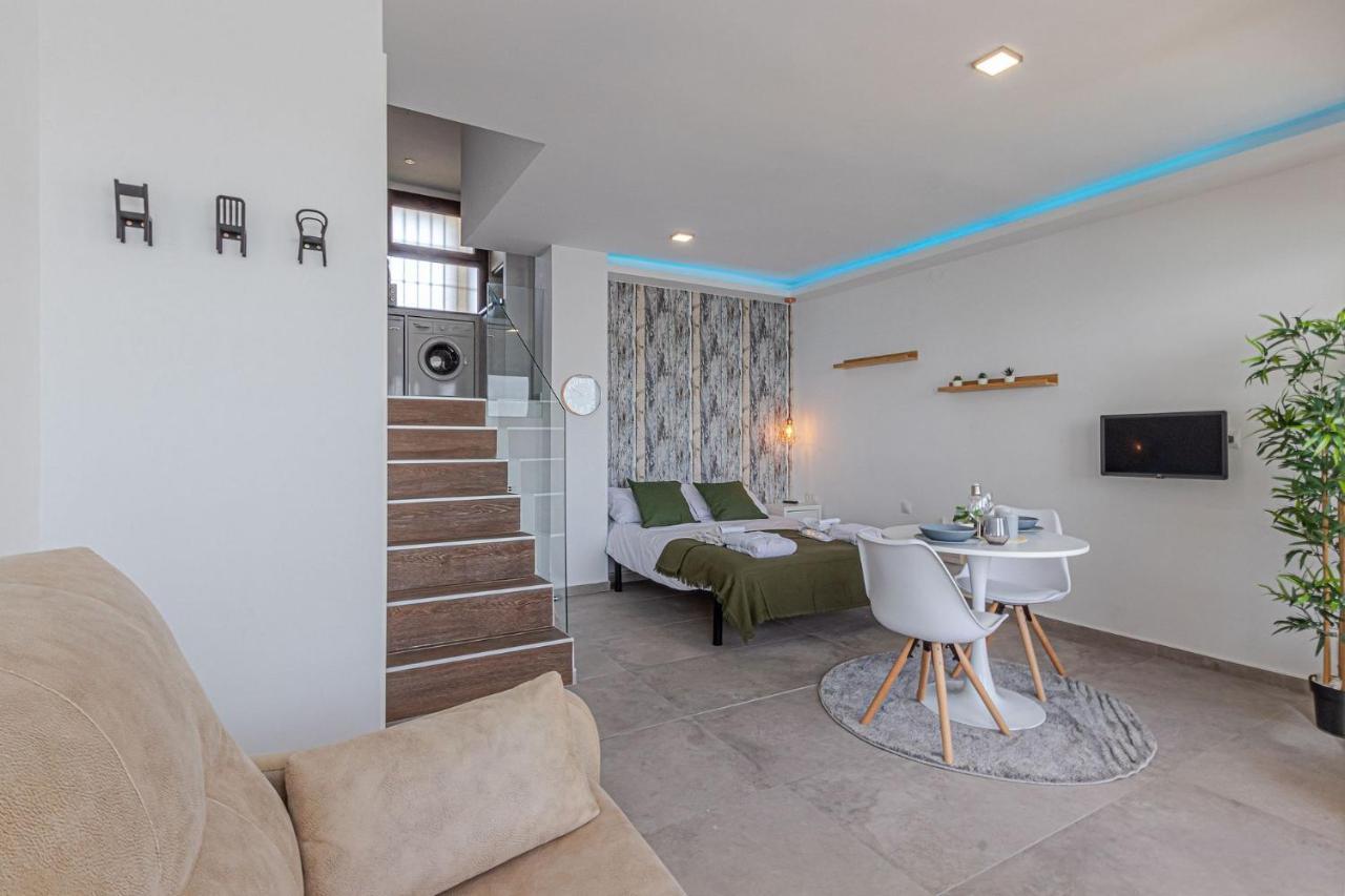 Beachfront With Spectacular Views And Swimming Pool Беналмадена Екстериор снимка