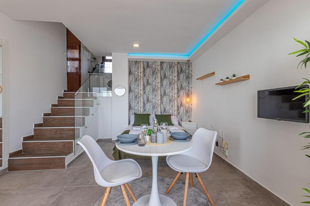 Beachfront With Spectacular Views And Swimming Pool Беналмадена Екстериор снимка