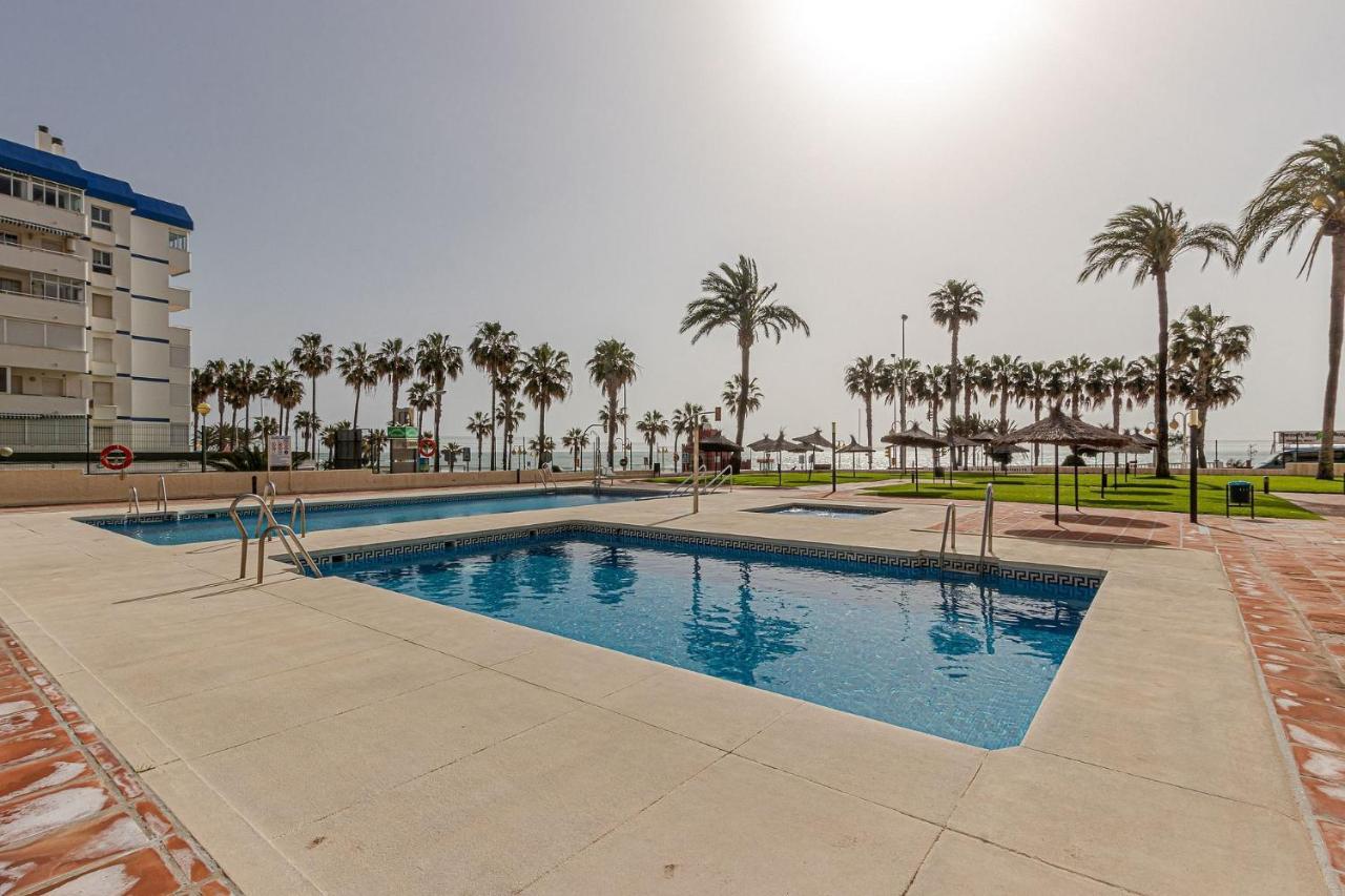 Beachfront With Spectacular Views And Swimming Pool Беналмадена Екстериор снимка