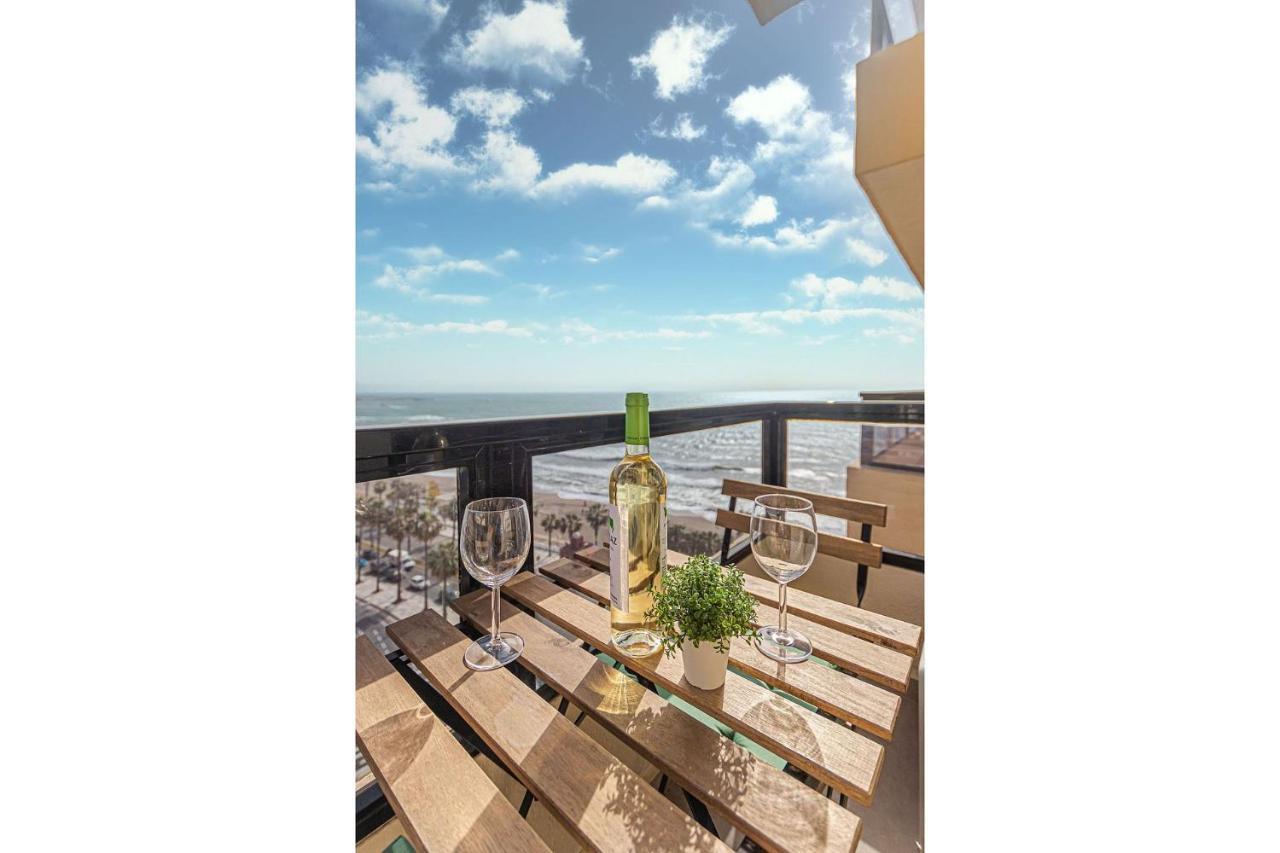 Beachfront With Spectacular Views And Swimming Pool Беналмадена Екстериор снимка