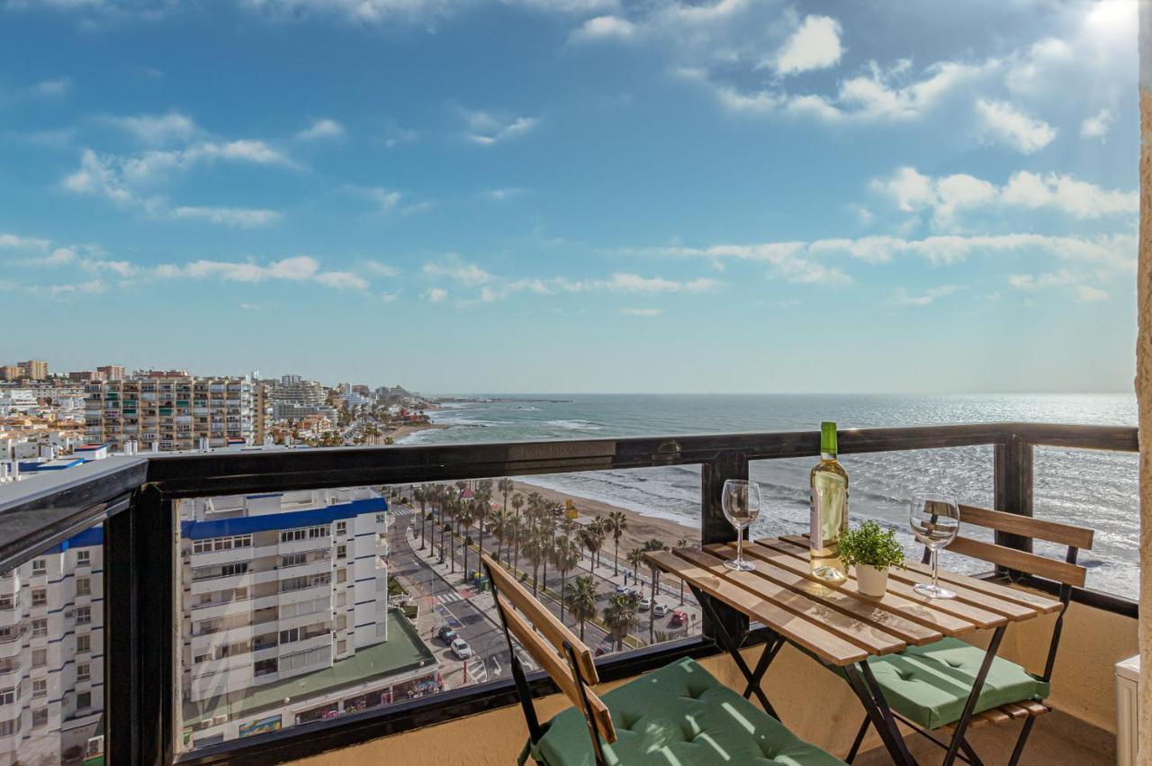 Beachfront With Spectacular Views And Swimming Pool Беналмадена Екстериор снимка